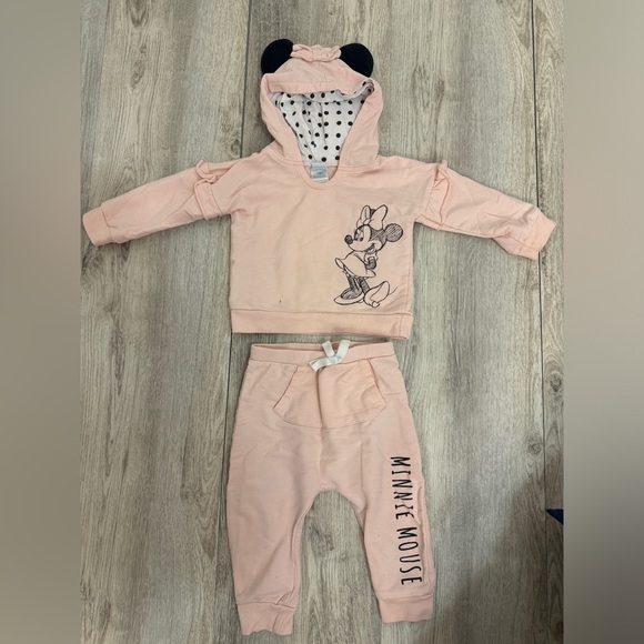 Disney Other - Disney 18 month Minnie Mouse outfit